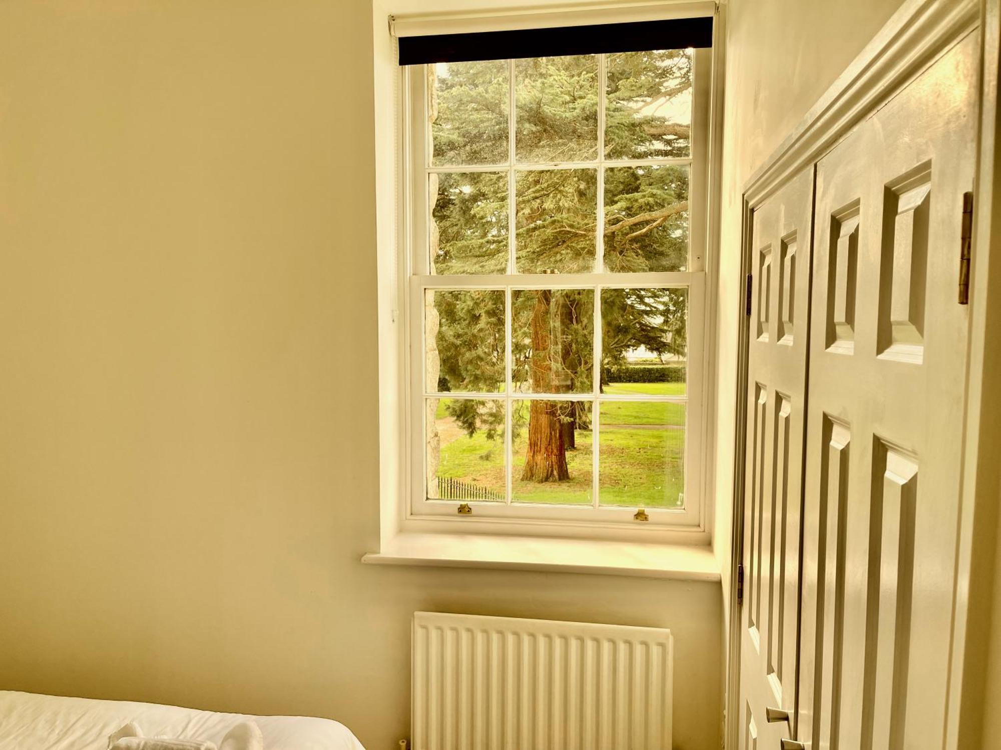 St Andrews Apartments Maidstone Bagian luar foto